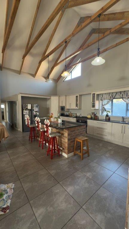 5 Bedroom Property for Sale in Wavecrest Eastern Cape